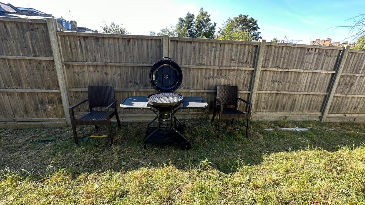 North London A Spacious 7 Bedroom House Accommodating Up To 18 People Complete With Own Gym And Table Tennis Zewnętrze zdjęcie