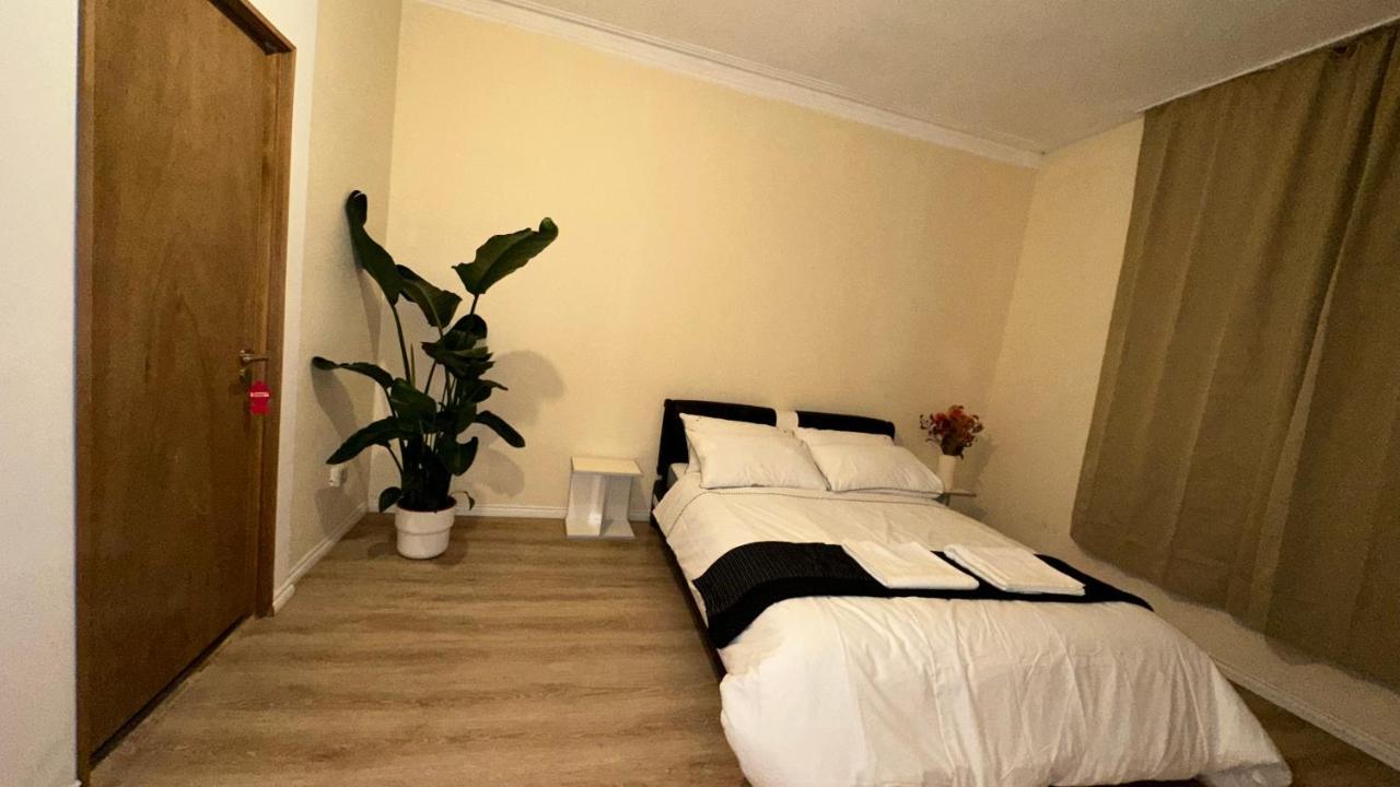 North London A Spacious 7 Bedroom House Accommodating Up To 18 People Complete With Own Gym And Table Tennis Zewnętrze zdjęcie