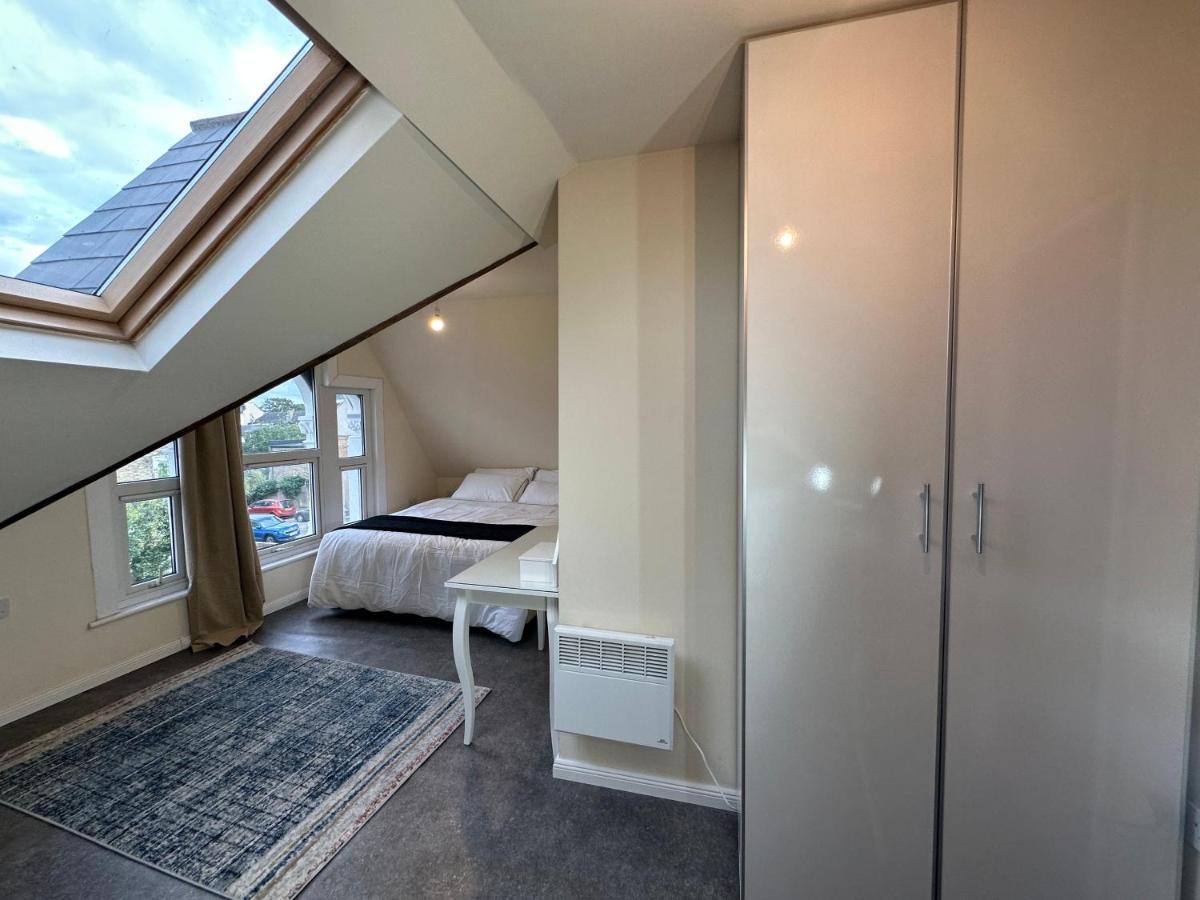 North London A Spacious 7 Bedroom House Accommodating Up To 18 People Complete With Own Gym And Table Tennis Zewnętrze zdjęcie