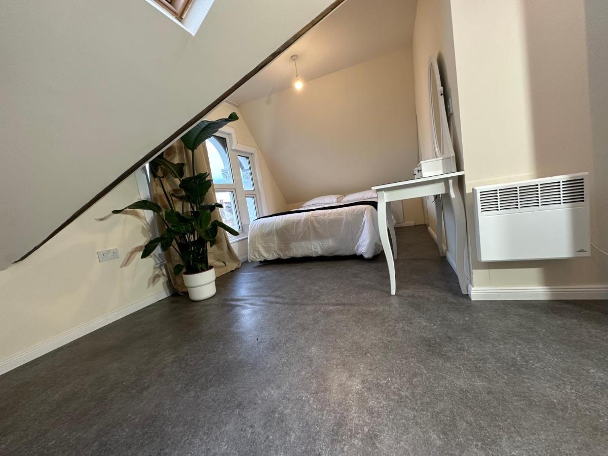 North London A Spacious 7 Bedroom House Accommodating Up To 18 People Complete With Own Gym And Table Tennis Zewnętrze zdjęcie