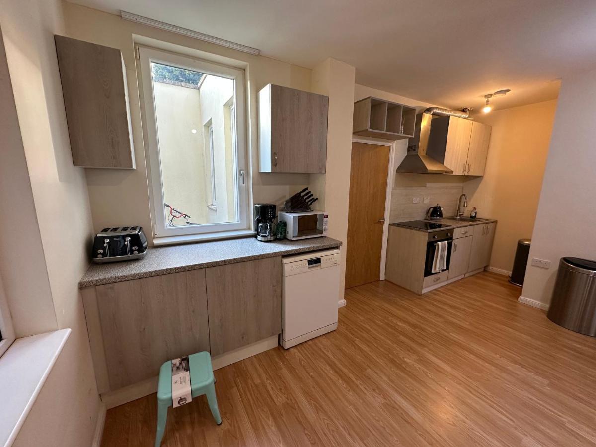 North London A Spacious 7 Bedroom House Accommodating Up To 18 People Complete With Own Gym And Table Tennis Zewnętrze zdjęcie