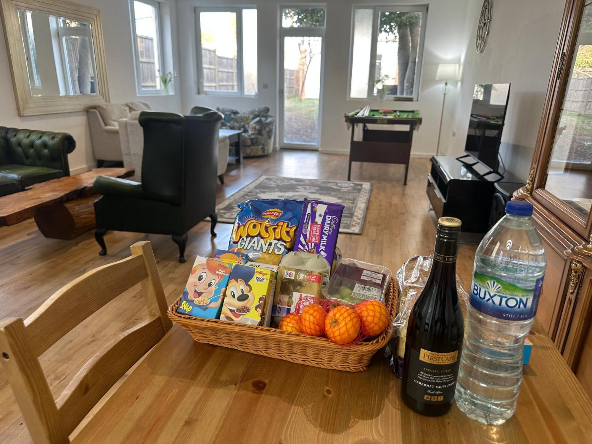 North London A Spacious 7 Bedroom House Accommodating Up To 18 People Complete With Own Gym And Table Tennis Zewnętrze zdjęcie