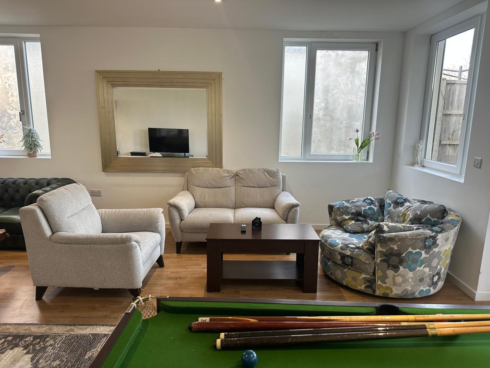North London A Spacious 7 Bedroom House Accommodating Up To 18 People Complete With Own Gym And Table Tennis Zewnętrze zdjęcie